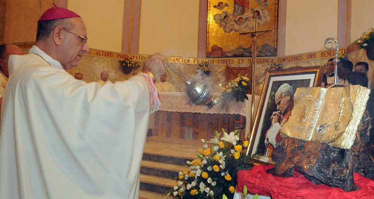 Visita della reliquia del Beato Giovanni Paolo II e benedizione delle vetrate